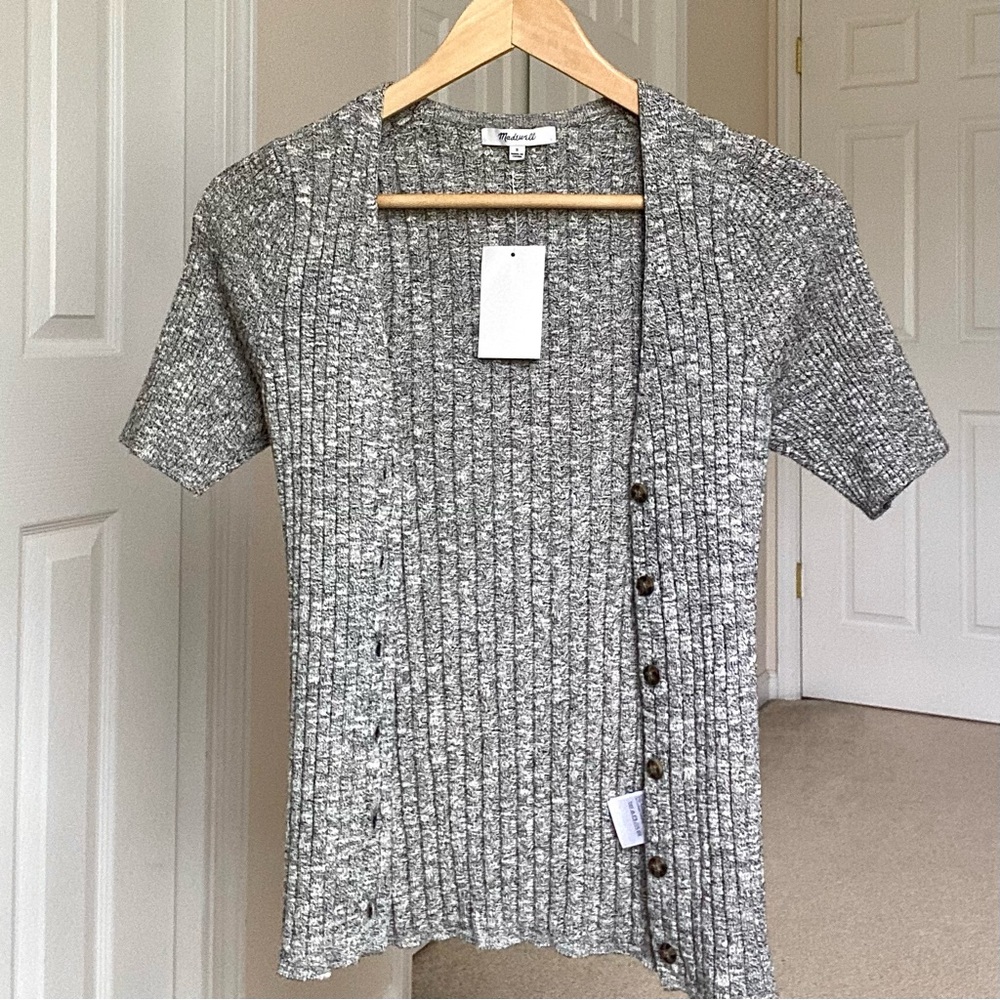 Madewell Grey Heathered Short Sleeved V-Neck Knit Sweater. Women’s Size Small.